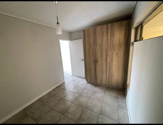 2 BEDROOM PROPERTY TO RENT IN MOOIKLOOF
